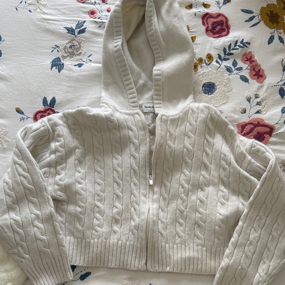 Sunday Best Cable Knit Cropped Hooded Sweater - Cream